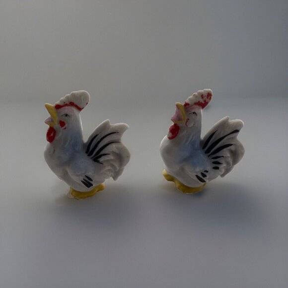 Vintage Miniature Rooster Figurines Made In Japan Set Of Two - Picture 1 of 10